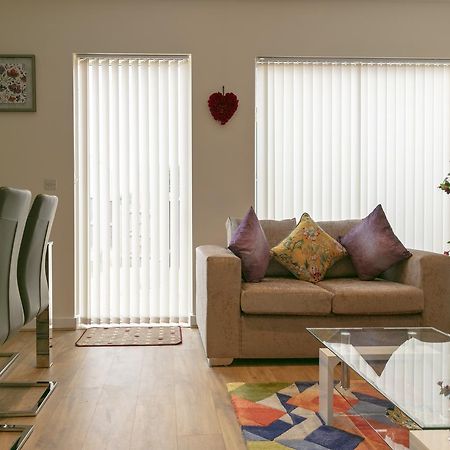 Modern & Exquisite Trumpington Townhouse With Parking & 5 Mins To Papworth Hospital CBG Exterior photo