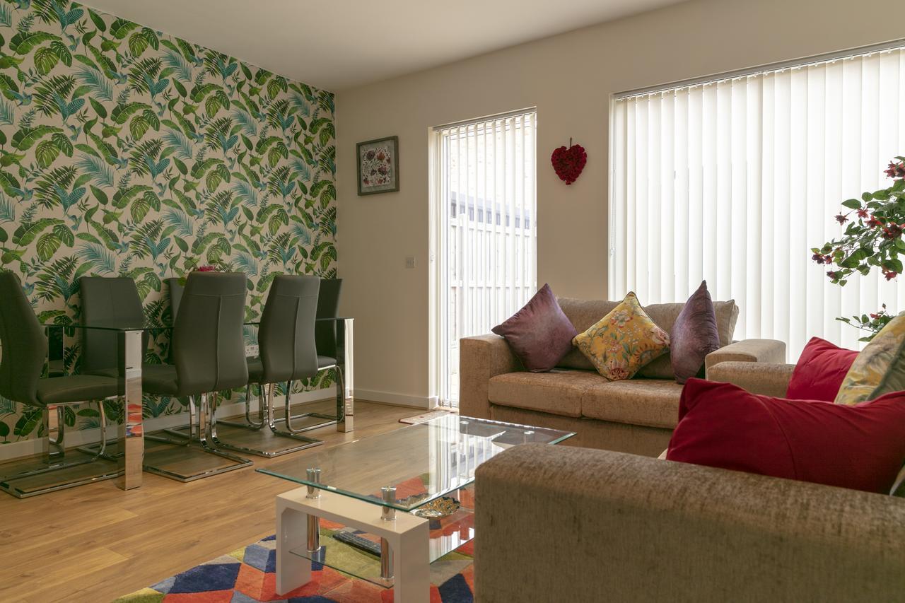 Modern & Exquisite Trumpington Townhouse With Parking & 5 Mins To Papworth Hospital CBG Exterior photo