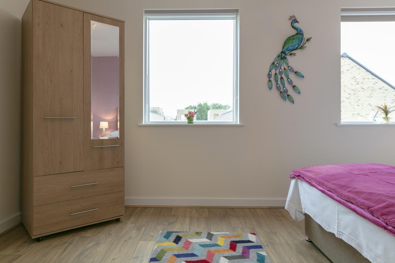 Modern & Exquisite Trumpington Townhouse With Parking & 5 Mins To Papworth Hospital CBG Exterior photo