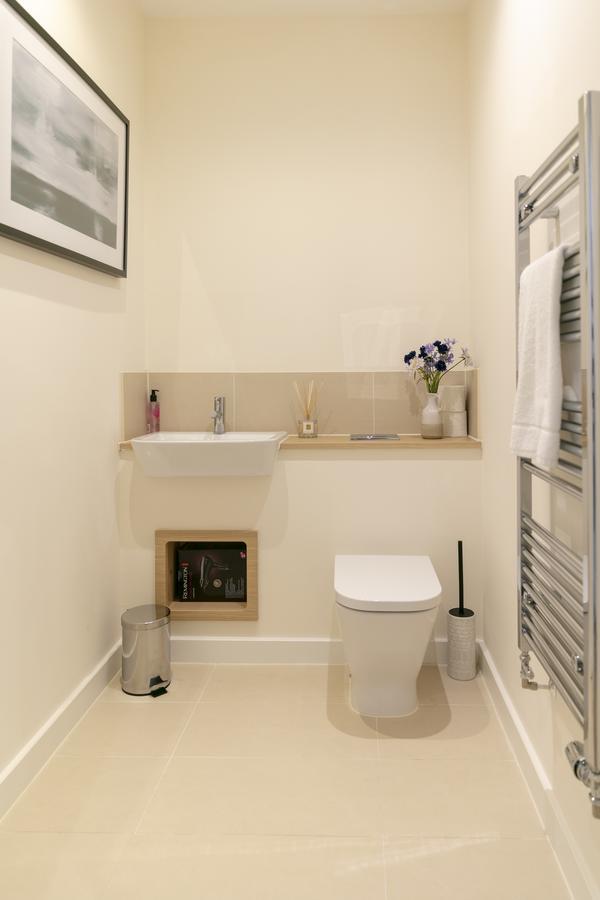 Modern & Exquisite Trumpington Townhouse With Parking & 5 Mins To Papworth Hospital CBG Exterior photo