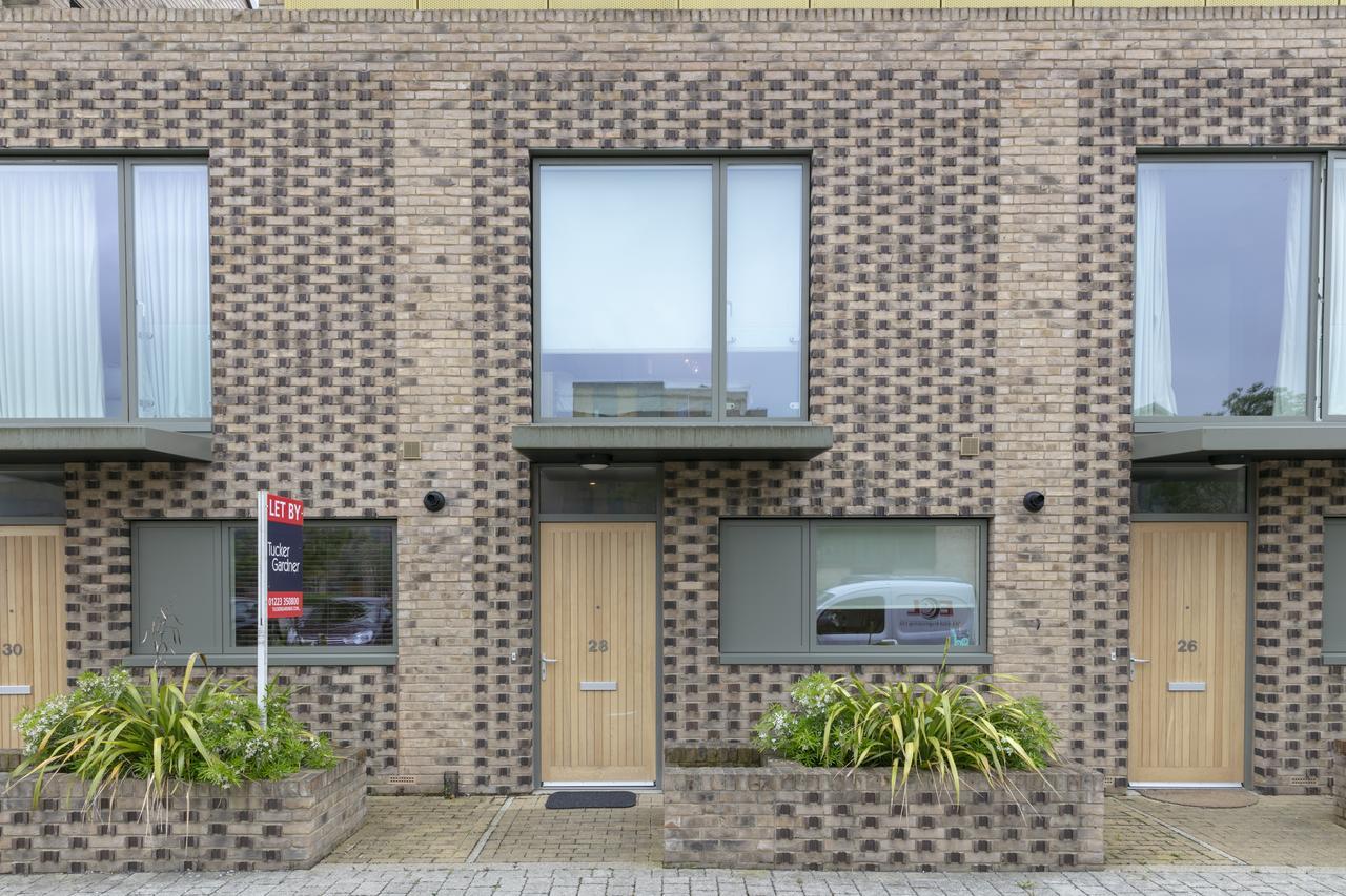 Modern & Exquisite Trumpington Townhouse With Parking & 5 Mins To Papworth Hospital CBG Exterior photo